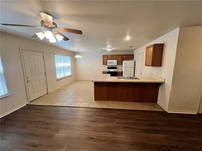Building Photo - 2299 Skyler Dr