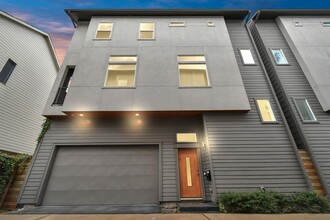 Building Photo - 4311 Marina St