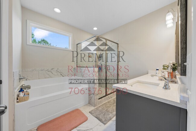 Building Photo - 13 Pebblebrook Ln