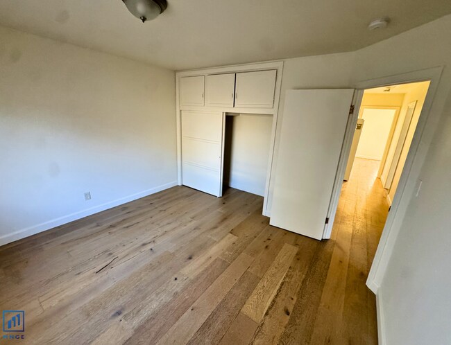 Building Photo - 735-735 Woodlawn Ave