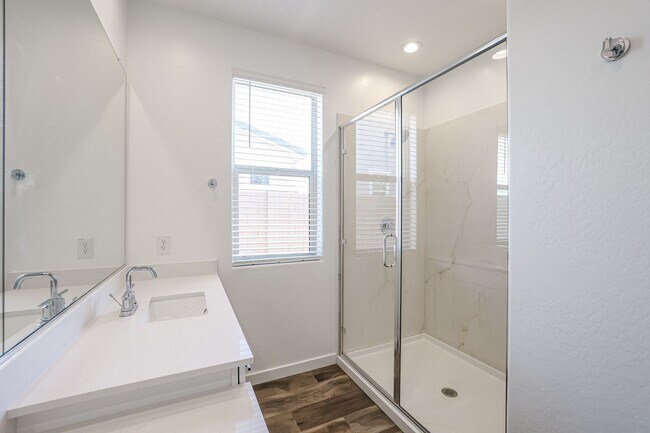 Building Photo - COMING SOON!! HOME IN TOLLESON! 4 BEDROOM 3 BATHROOMS!