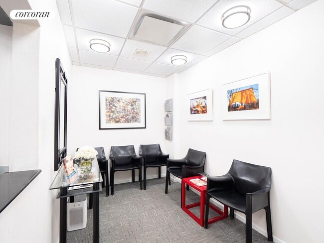 Building Photo - 30 Central Park S St