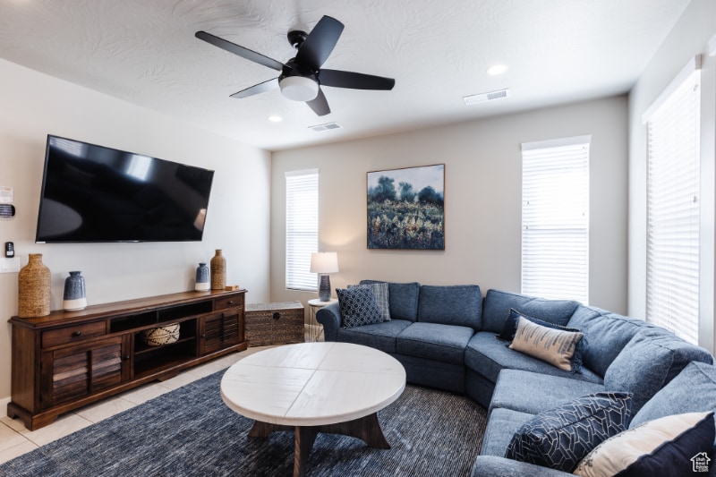 Building Photo - 273 N Puerta Dr