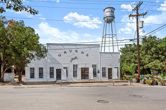 Building Photo - 1015 Lime Gruene