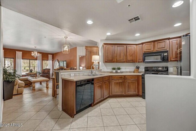 Building Photo - 5450 E Deer Valley Dr