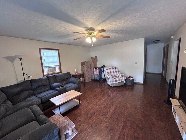 Building Photo - 205 Ohio Ave W