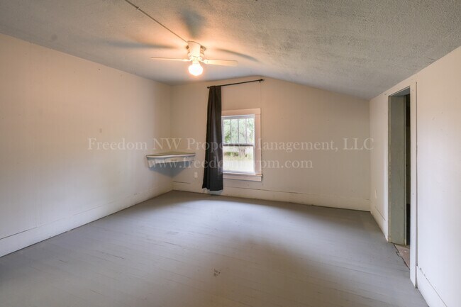 Building Photo - 6045 Skookumchuck Rd SE