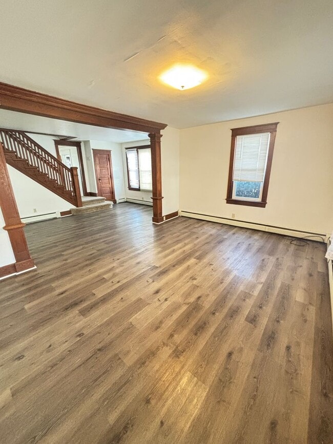 Building Photo - Charming Craftsman-Style Split Home – 3 Bedrooms, 1 Bath