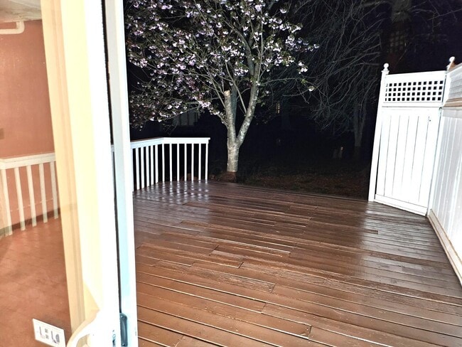 Building Photo - 6423 Plankton Dr