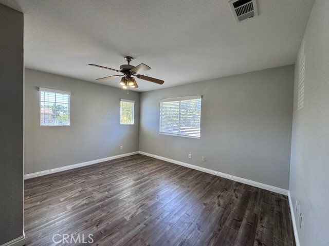 Building Photo - 37876 Amberleaf Ct