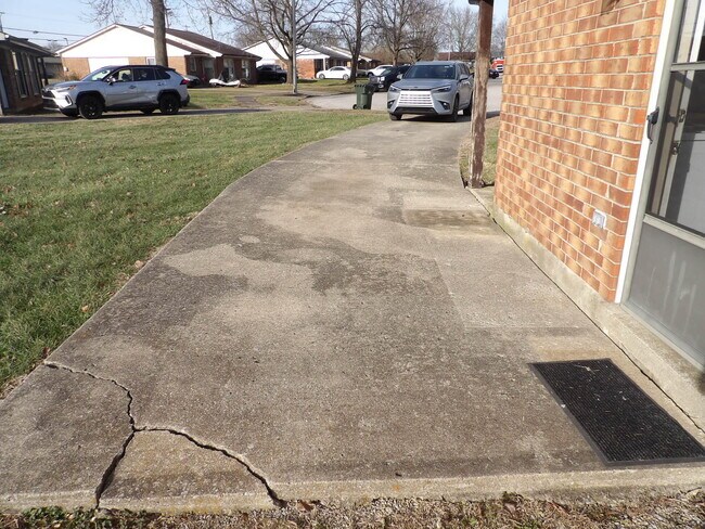 Building Photo - 114 Potomac Ct