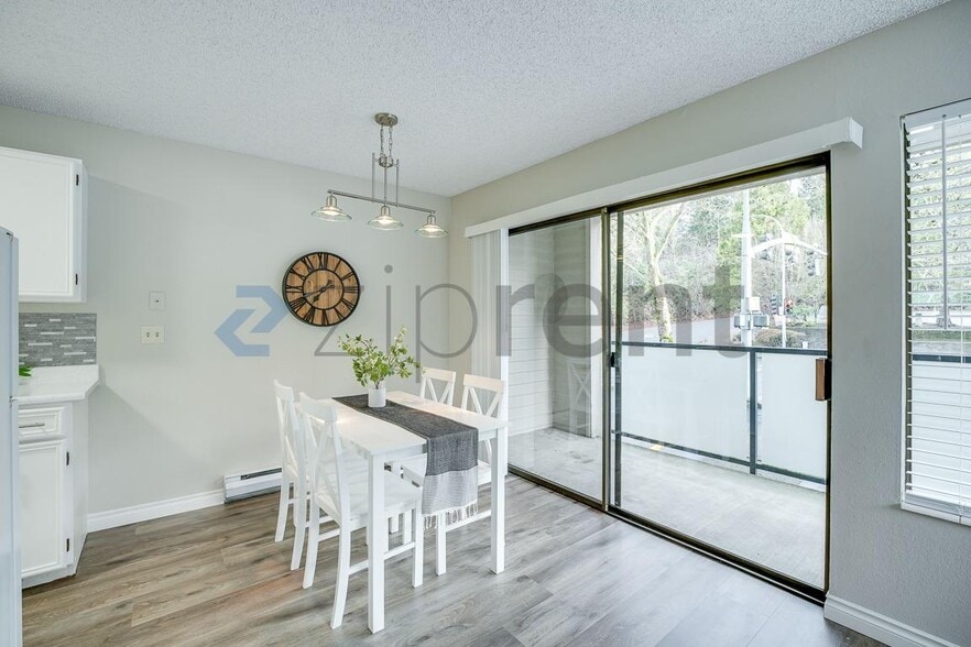 Building Photo - Unit 407