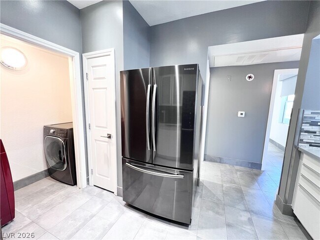 Building Photo - 6955 N Durango Dr