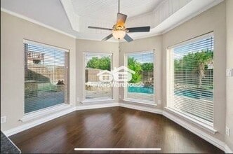 Building Photo - 9120 Nob Hill Dr