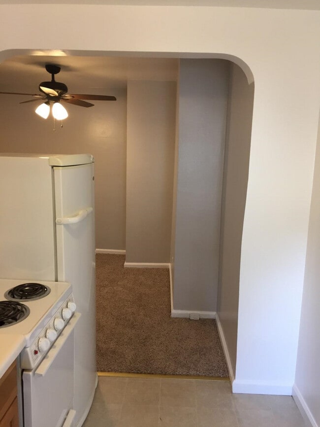 Building Photo - 76 1st St