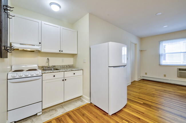 Main Room Kitchenette - 40 Hoyt St