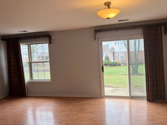 Building Photo - 1397 Ashbury Ln E