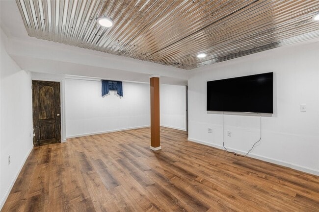 Building Photo - 227 Marshall Ave