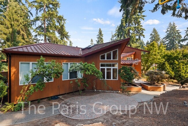 Building Photo - Extraordinary Custom Enatai Home *4min to ...