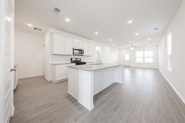 Building Photo - 5731 Tabula Rasa Dr