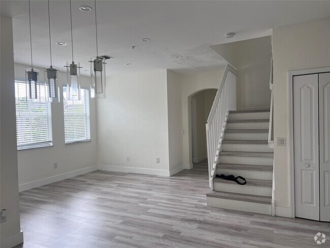 Building Photo - 4415 SW 160th Ave