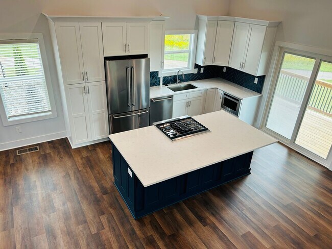 Building Photo - Stunning 4 bedroom 2.5 bath near Downtown Newnan! Must see!