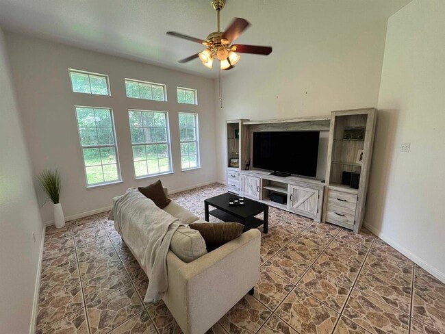 Building Photo - 116 River Knoll