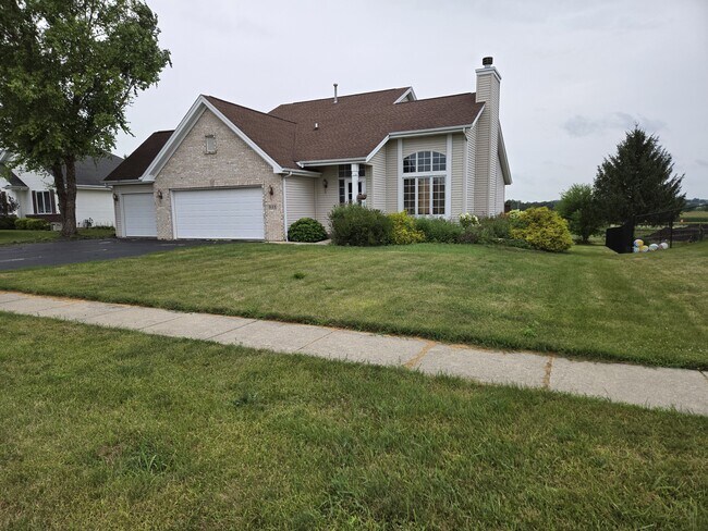 Building Photo - 535 Westfield Dr