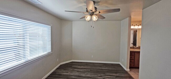 Building Photo - 1982 Dogwood Dr