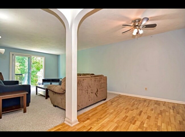 Building Photo - 4 Kennedy Ln