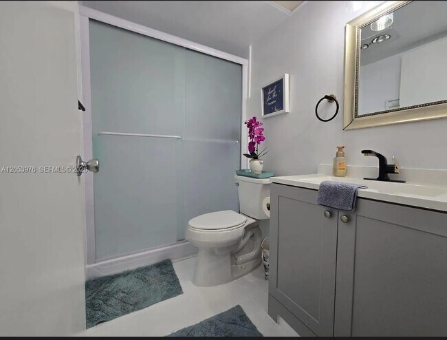 Building Photo - 1103 Bahama Bend
