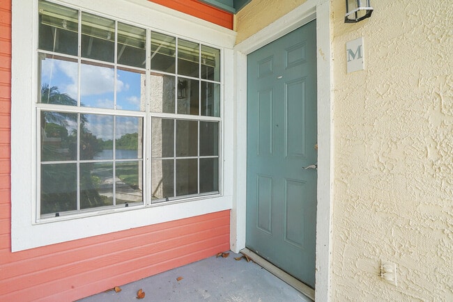Building Photo - 1385 Crystal Way