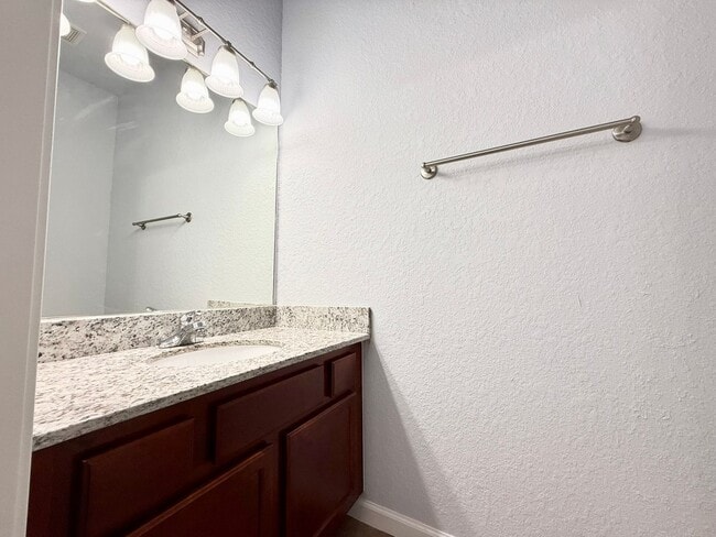 Building Photo - ***611 B Grove***