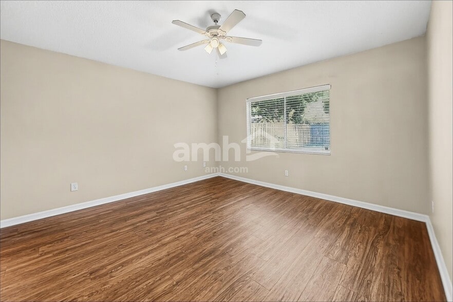 Building Photo - 12024 Cedarfield Dr