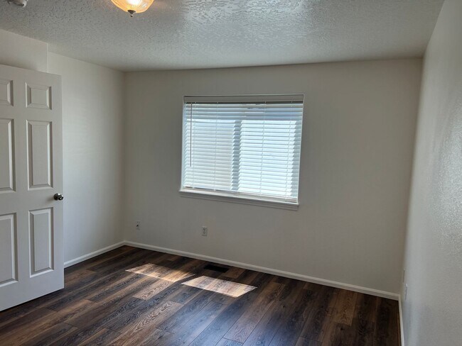 Building Photo - Newly updated 3-bedroom, 2-bathroom duplex with a garage!  $500 OFF YOUR FIRST MONTH'S RENT!