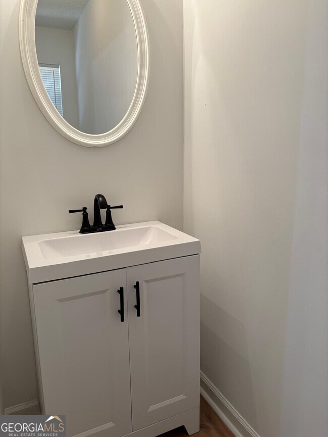 Building Photo - 432 Armor Dr