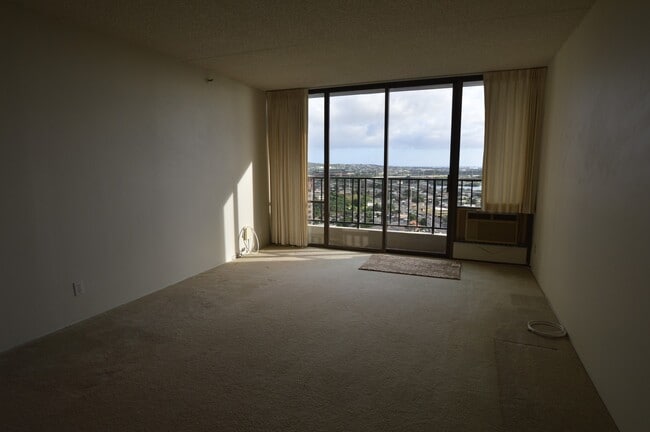 Building Photo - Pearl Regency Condo - 1 bedroom, 1 bath, 1 parking Avail 11/1/2021