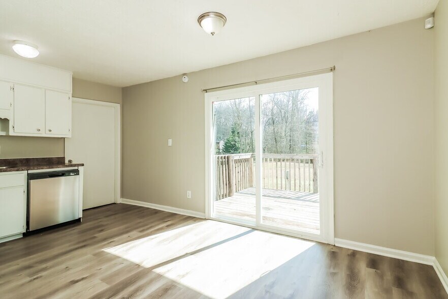 Building Photo - 2851 Britt Dr