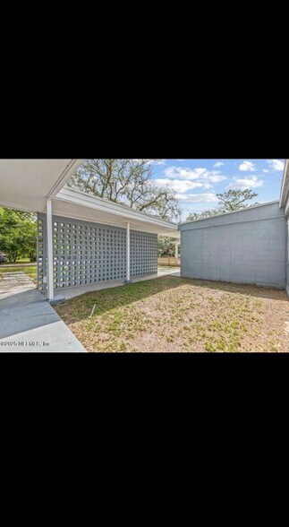 Building Photo - 9106 Jefferson Ave