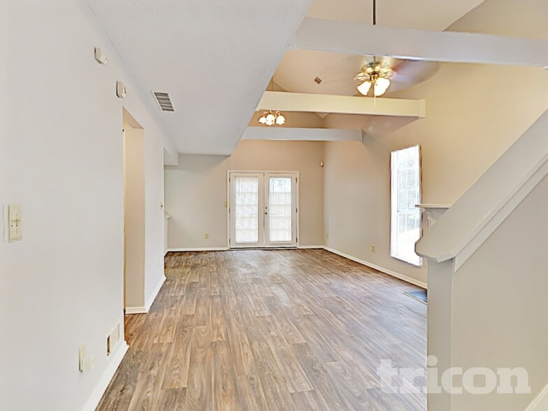 Building Photo - 1305 Old Countryside Cir