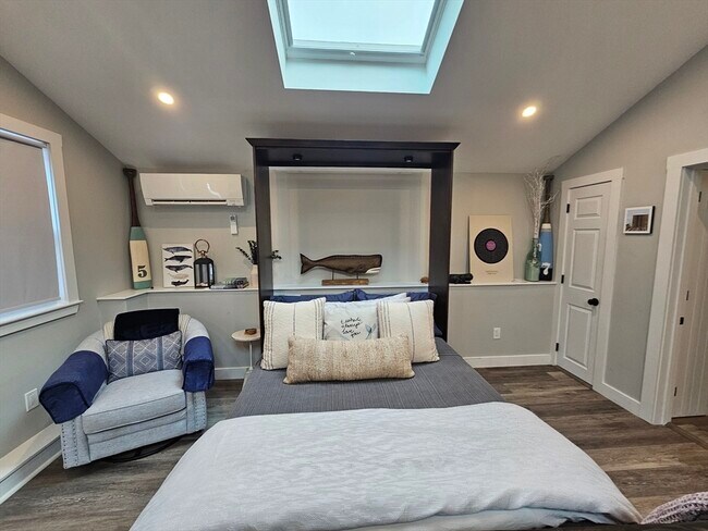 Building Photo - 90 Edgartown Rd