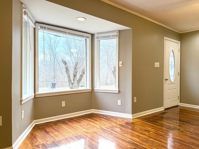 Building Photo - 838 Potters Ln