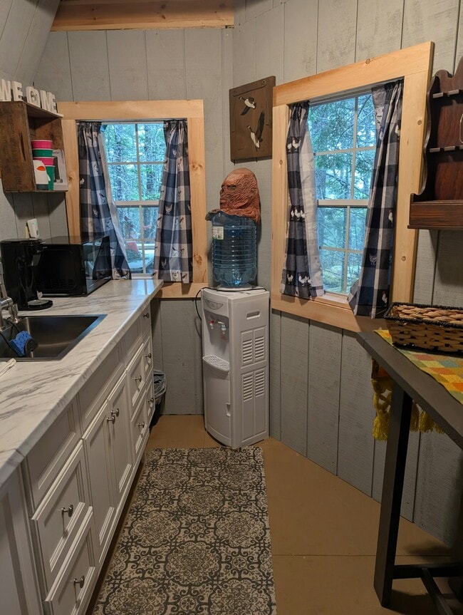 Building Photo - 41 Sportsmen Lodge Rd