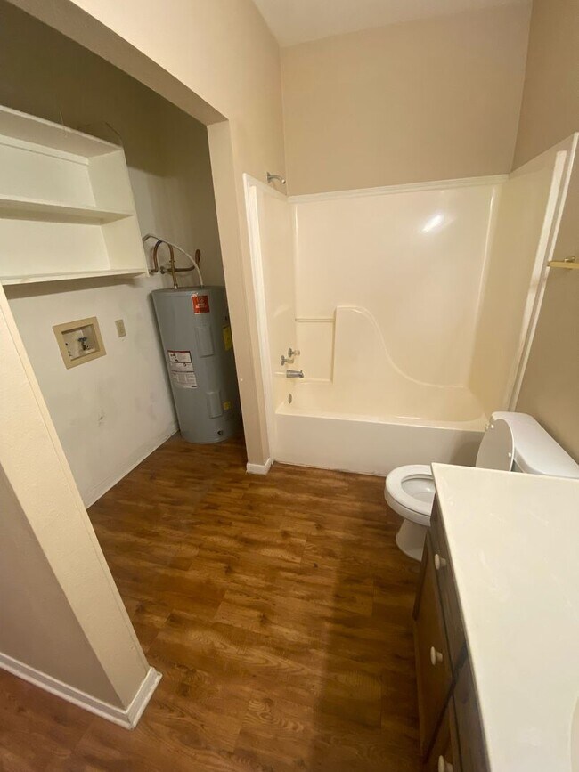Building Photo - Monthly Paid Rent