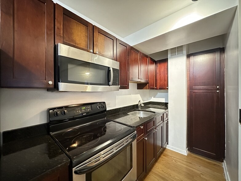 Building Photo - 4180 N Marine Dr