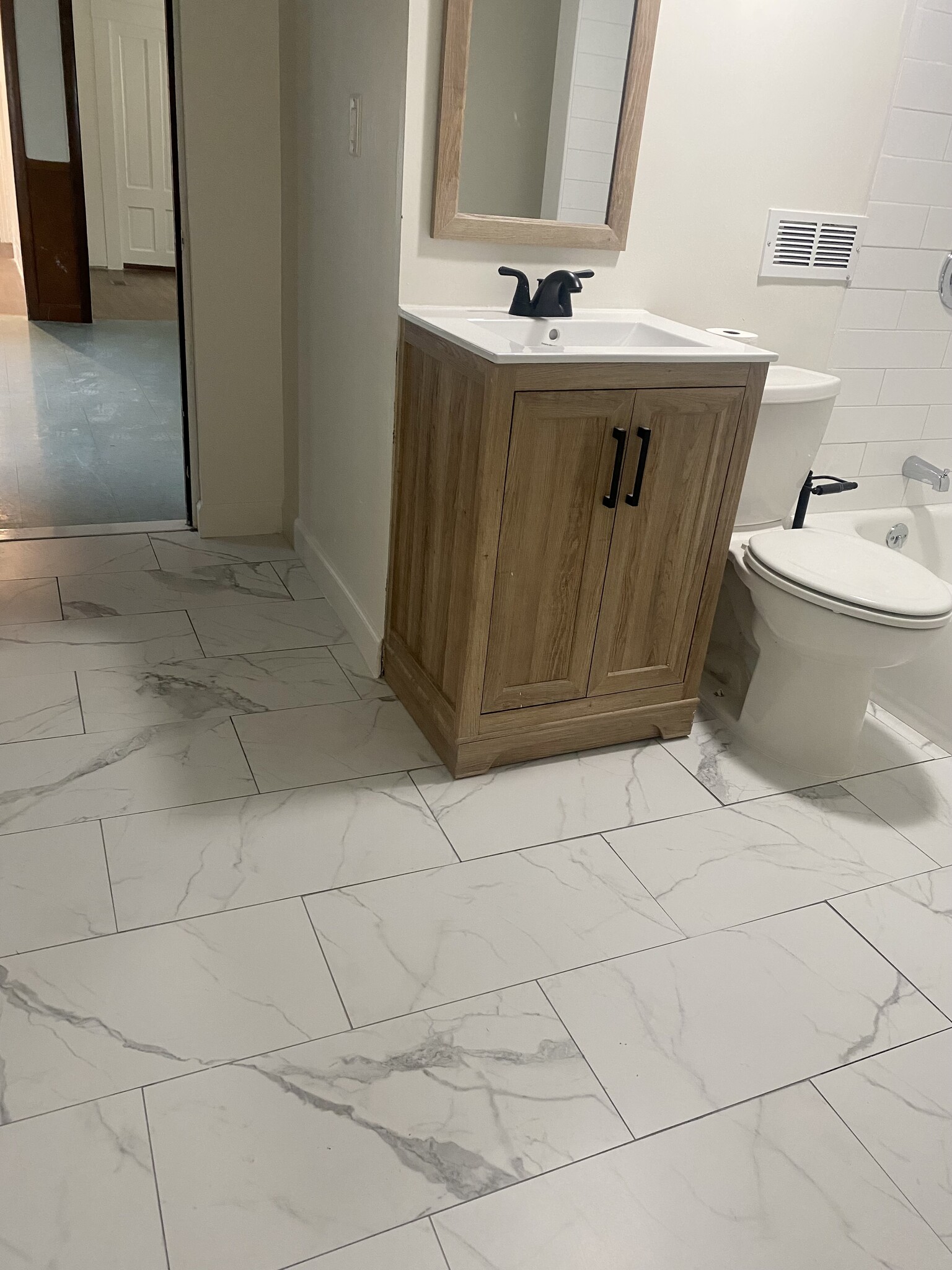 Building Photo - 7 Court St