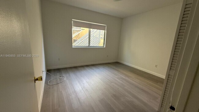 Building Photo - 820 15th St