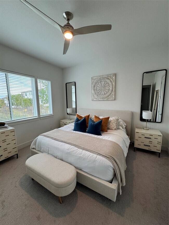 Building Photo - 2050 Lohmans Spur Rd