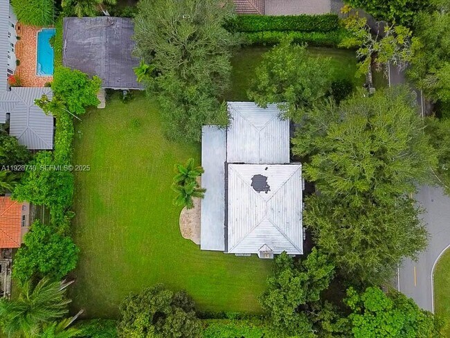 Building Photo - 730 SW 80th St