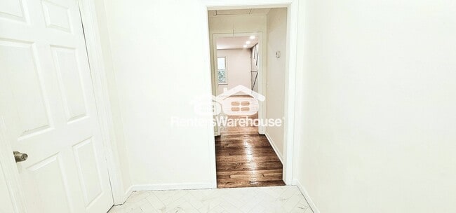 Building Photo - 10500 Rivertown Rd